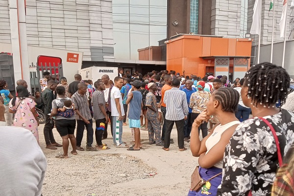 Customers-at-the-GTB-Ajao-estate-78-bus-stop-along-Oshodi-Murtala-Muhammed-International-Airport