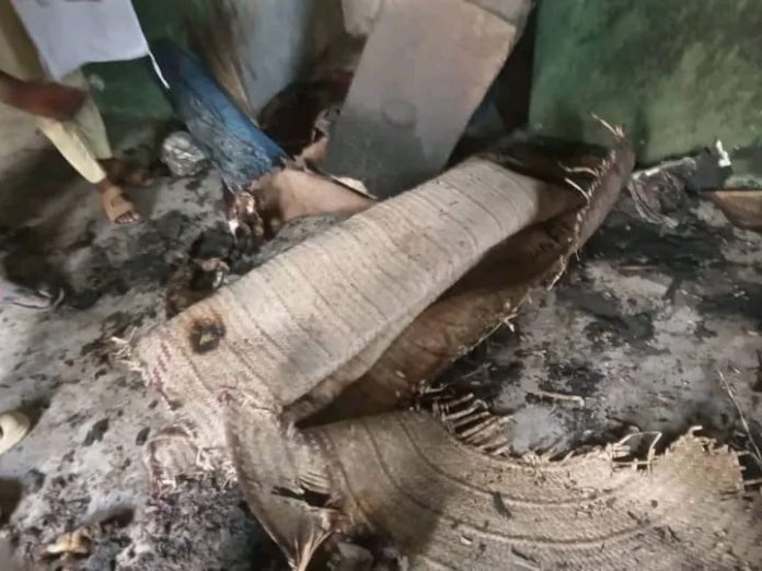 B5896780-4203-4DA2-B8D4-57BBE5D9CBE1