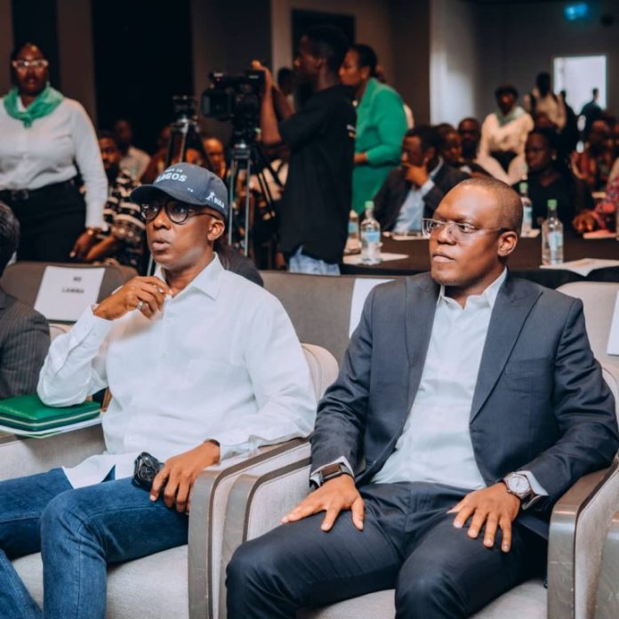 758999E9-3FEB-4945-AB85-8D32F1A13354