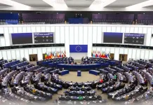 EU Parliament pushes for bigger long-term budget, new taxes