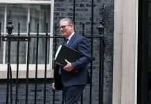 UK: ‘Furious’ PM Starmer refuses to step down over Mandelson