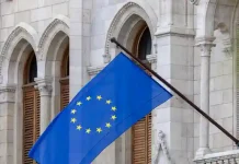 EU strikes deal on US trade pact ahead of Trump deadline