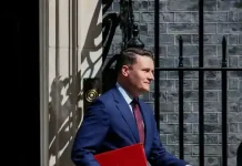 UK: Health minister quits in likely bid to topple PM Starmer