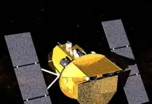 NASA launches spacecraft to recover sinking telescope