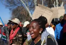 South Africa pulls asylum directive after violent protests