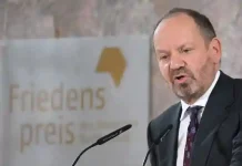 Frankfurt Book Fair: Rights lawyer Sands awarded peace prize